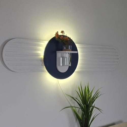 لوحة جدارية خشبية بتصميم انيق مزودة بإضاءة LED ومز...