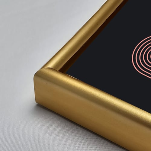 لوحة جدارية أشكالاً هندسية بتدرجات من الأسود والبي...