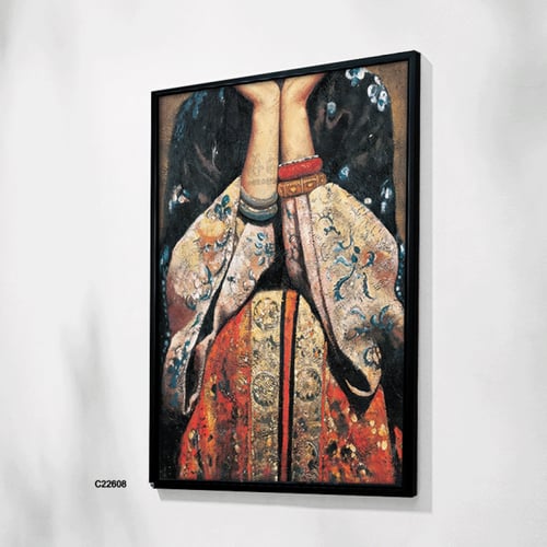 لوحة جدارية كانفس تجسد فتاة متكئة بتدرجات البيج وا...