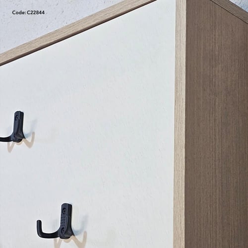 لوحة جدارية كانفس بتصميم لسيدة مزودة بعلاقات معدني...