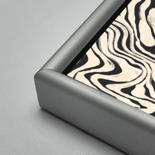 لوحة جدارية اكريليك تتميز بتصميم يشبه تموجات متداخ...