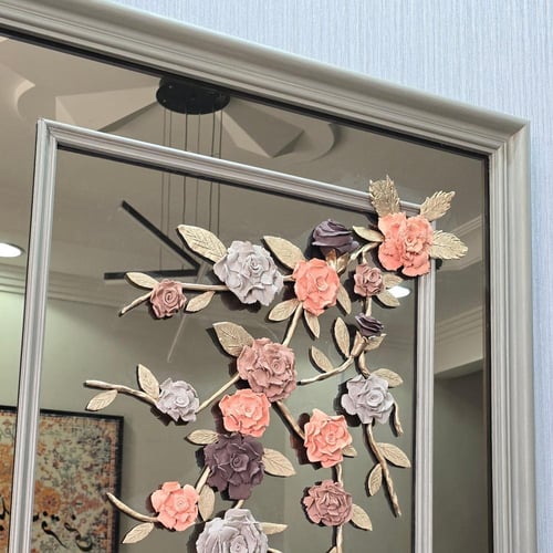 مرايا بتصميم ورود جبسية بارزة واطارات كلاسيكية