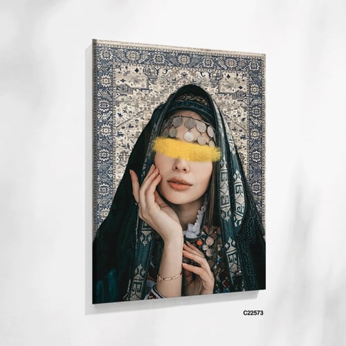 لوحة جدارية كانفس فتاة بخلفية نقوش سجاد بتدرجات ال...