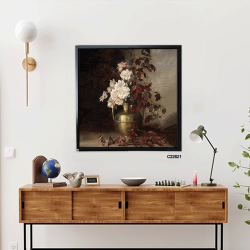 لوحة جدارية مزهرية تحتوي على ورود واغصان