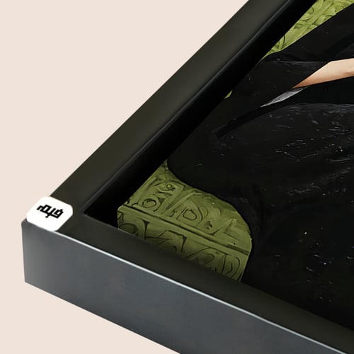 لوحة جدارية كانفس بتصميم لامرأة بخلفية بألوان زاهي...