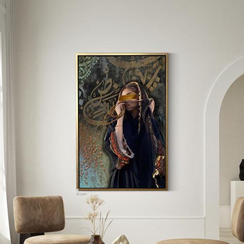 لوحة جدارية كانفس فتاة ترتدي زي تقليدي