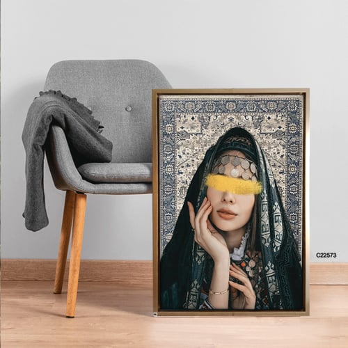 لوحة جدارية كانفس فتاة بخلفية نقوش سجاد بتدرجات ال...
