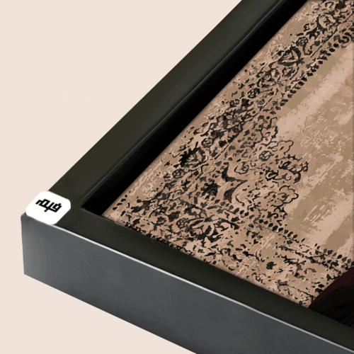 لوحة جدارية كانفس فتاة ممسكة بحصان ابيض