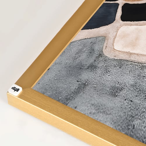 لوحة جدارية بتصميم تجريدي لخطوط واشكال متشابكة بتد...