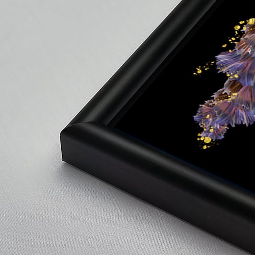 لوحة جدارية أكريليك تصور سمكة بتدرجات البنفسجي وال...