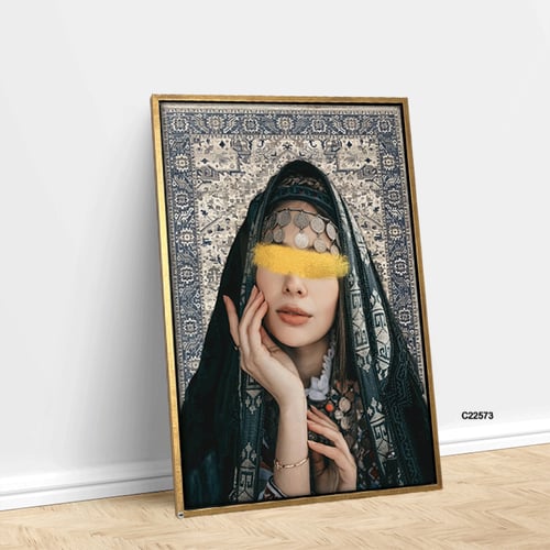 لوحة جدارية كانفس فتاة بخلفية نقوش سجاد بتدرجات ال...