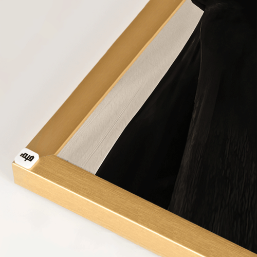 لوحة جدارية كانفس فتاة تمتطي خيل بتدرجات البيج وال...