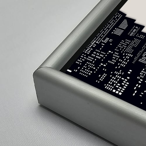 لوحة جدارية أكريليك تصور أبراج بتدرجات من اللون ال...