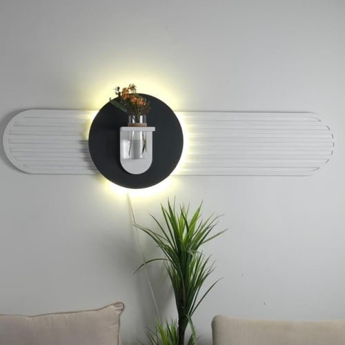 لوحة جدارية خشبية بتصميم انيق مزودة بإضاءة LED ومز...