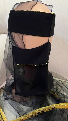 طرحة يوم التأسيس + نقاب