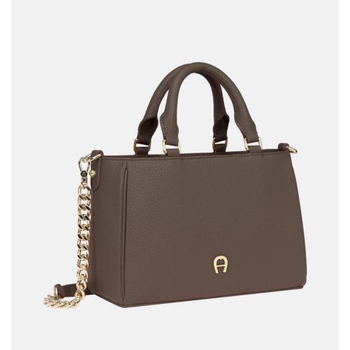 حقيبة aigner