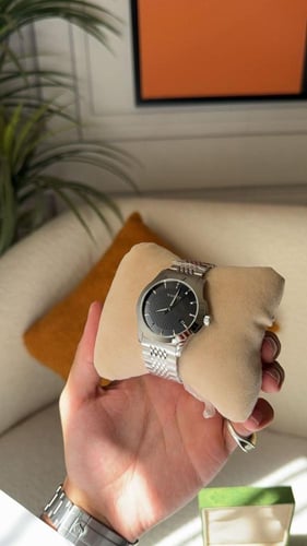 ساعة قوتشي رجالية