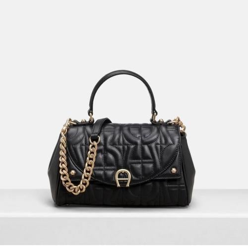 حقيبة aigner