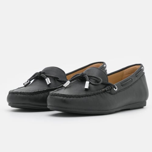 جزمة مايكل كورس مقاس 9