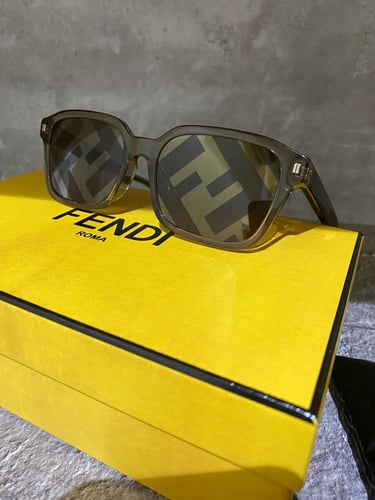 نظارة fendi