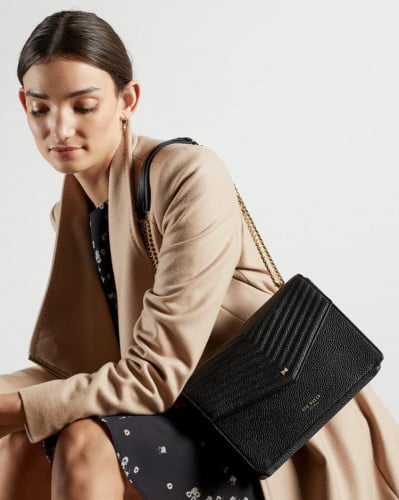 حقيبة ted baker