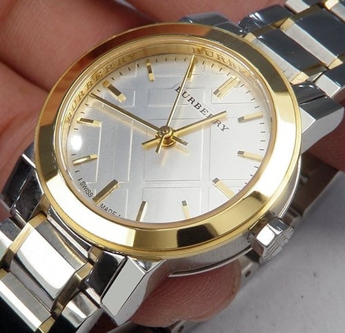 ساعة بربري نسائية