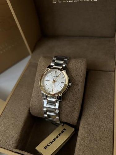 ساعة بربري نسائية