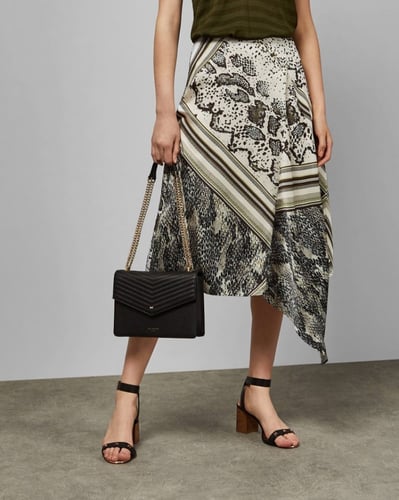 حقيبة ted baker