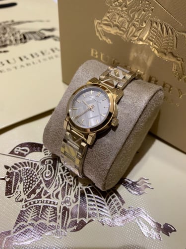 ساعة بربري نسائية