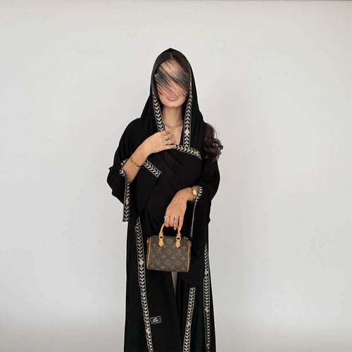 عباية كريب ملكي كلوش مع أربع كسرات