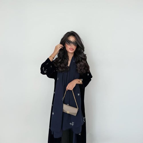 عباية قماش مخمل كحلي مطرز نجوم فخم