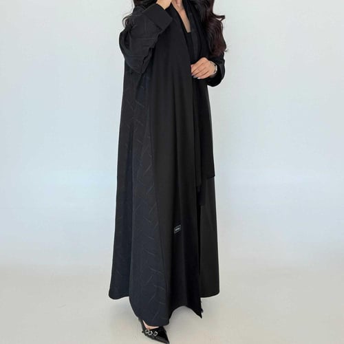 عباية نص كلوش بقماش مشجّر فخم