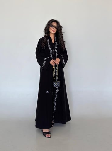 عباية قماش كتان نص كلوش مطرز بيج