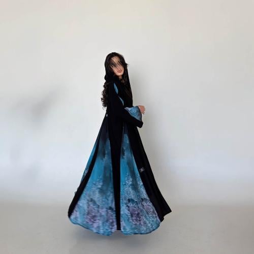 عباية كريب ملكي كلوش مع جوانب أزرق