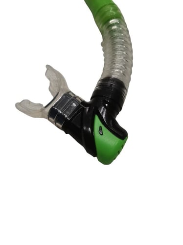 قناع وأنبوب الغوص - FGM-124