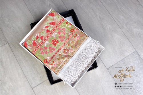 سجادة صلاة تركي فاخرة بعلبة 65x110 سم