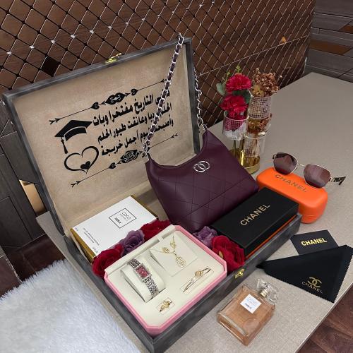 بكس شنطه تخرج نسائي 2026