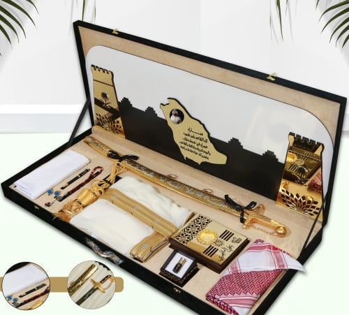 بكس ملكي بهوية سعودية بشت وسيف وشماغ مديل DU-548