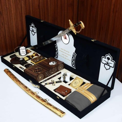 بوكس الشيوخ الملكي الفاخر بتصميم درع مع الهوية الس...