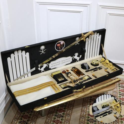 بكس ملكي سيف فخم مع بشت وخنجر تصميم انيق مديل WE-5...