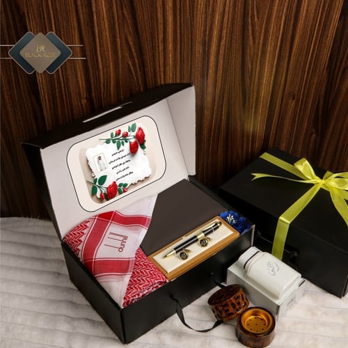 بوكس افخم الهداياء قماش وشماغ مميز مع نحت الاسم حس...