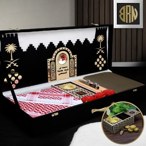 هدايا رجالية بوكسات قماش و شماغ مع اكسسوارت رجالية...