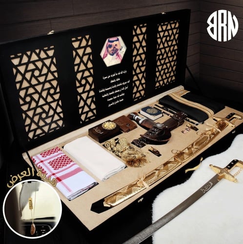هدايا رجالي بوكس ملكي بشت خنجر سيف شماغ قماش اكسور...