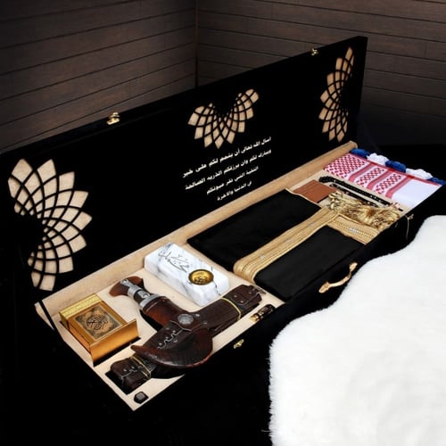 بوكسات هدايا تذكارية رجالية فخمة بمشلح راقي مع شما...