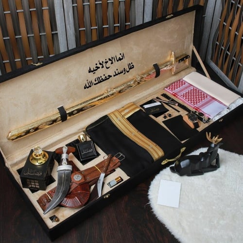بوكسات هدايا رجالية فخمة ومميزة سيف خنجر بمجموعة إ...