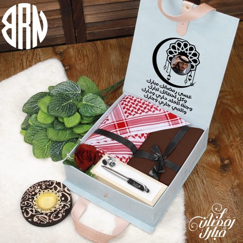 اطقم هدايا رجالية للعيد قماش وشماغ تصميم حسب الطلب...