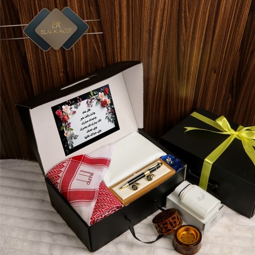 بوكس افخم الهداياء قماش وشماغ مميز مع نحت الاسم حس...