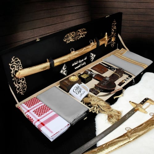 بوكسات رجالية زواجات وتخرج تكون من بشت وسيف مع خنج...