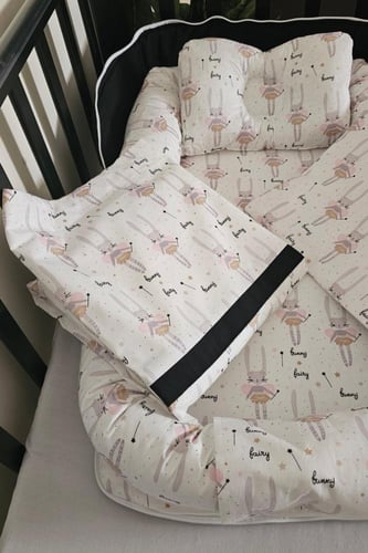 سرير متنقل /مخدة راس /حقيبه صغيره لاغراض البيبي /ل...