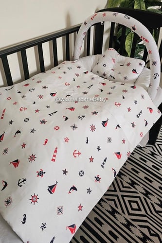 طقم سله( سله /مخدة راس /مخده النجمه /لحاف/ناموسيه...